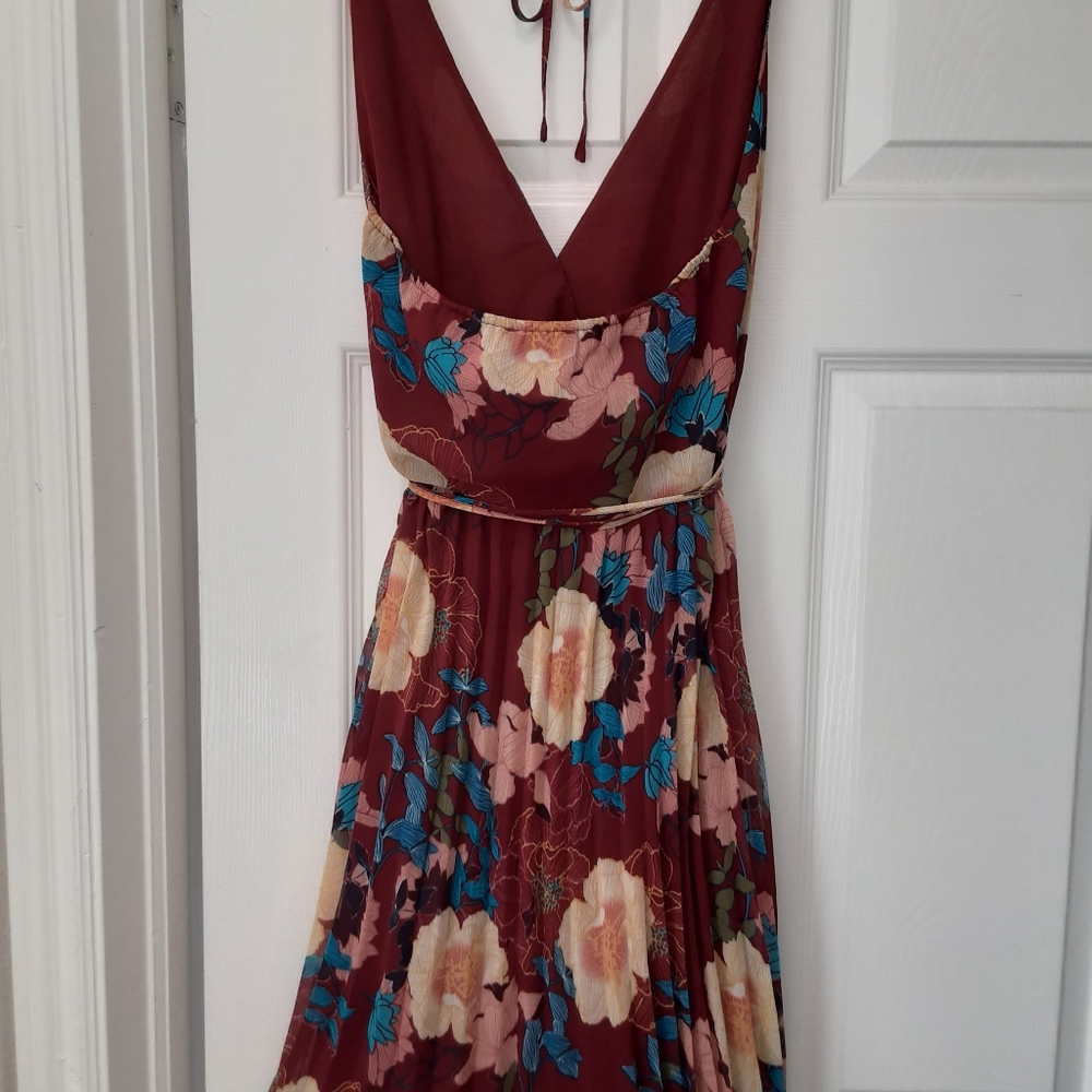 Dress - Picture 5 of 9